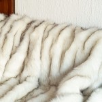 BATTILO HOME Extra Large 60 x 80 Inches Luxury Faux Fur Throw Blanket Super Soft Oversized Warm Blanket Reversible to Plush Velvet